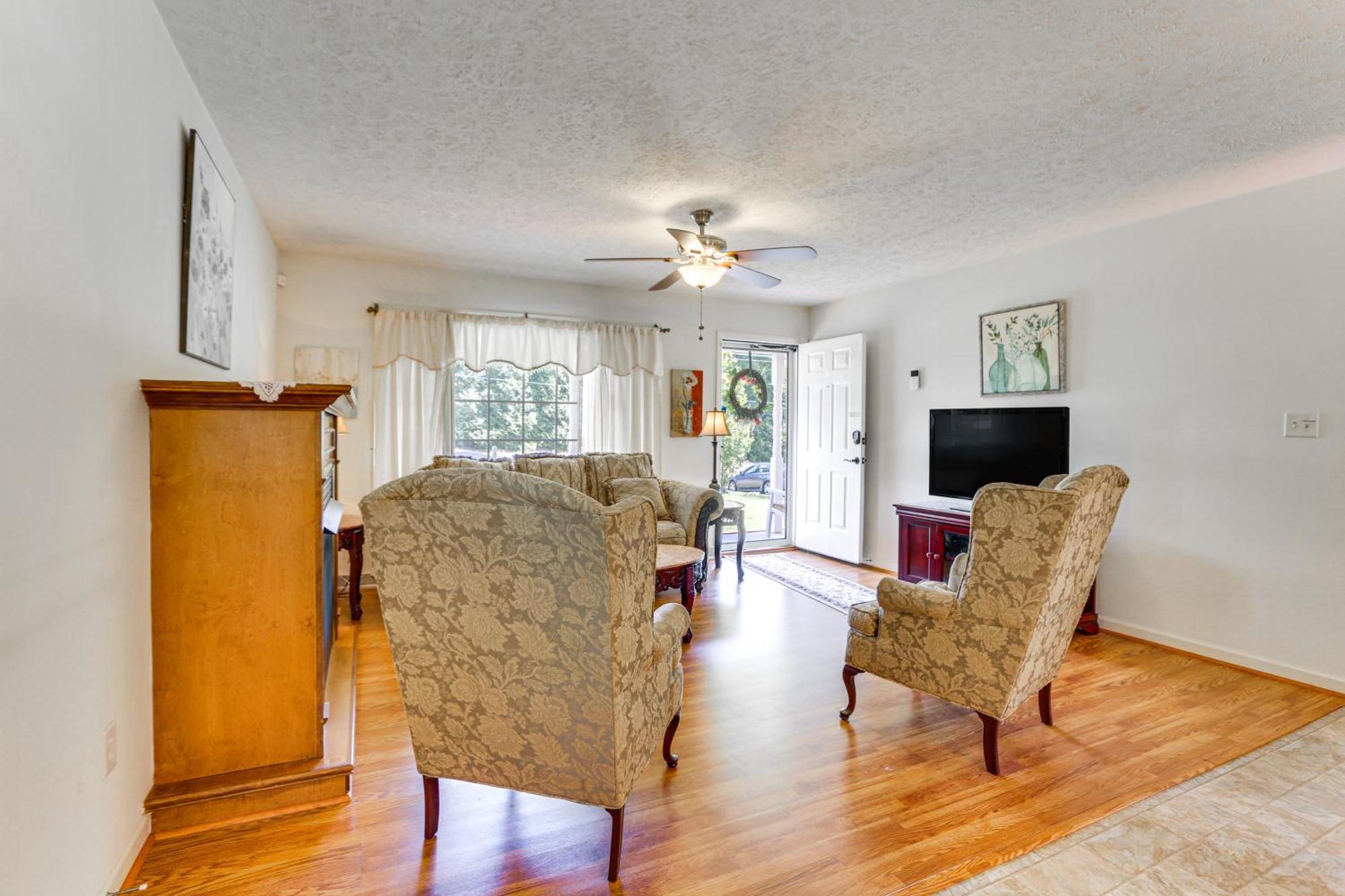 Chatham Getaway With Fireplace, Deck And Gas Grill! Екстериор снимка